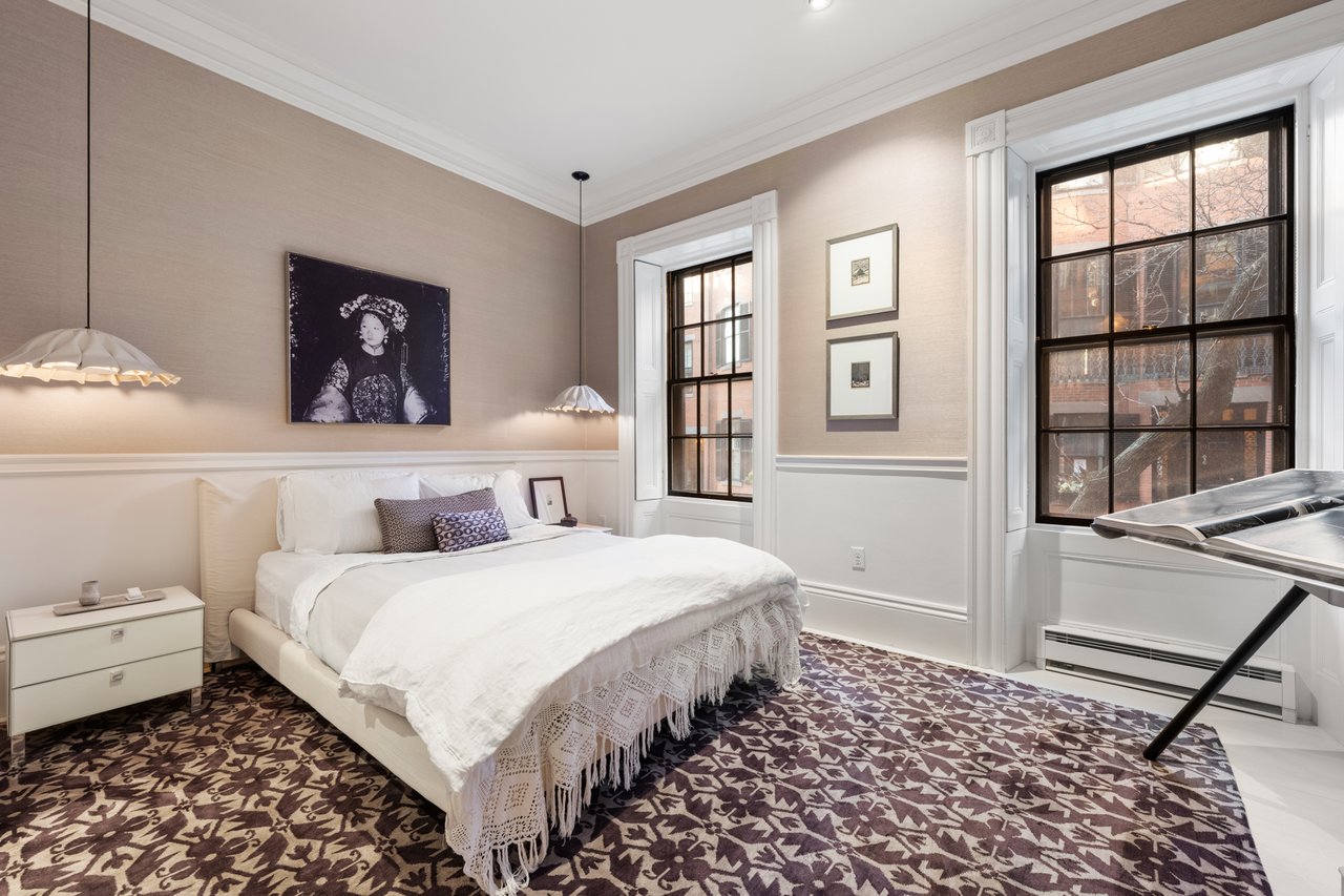 82 Pinckney Street, A