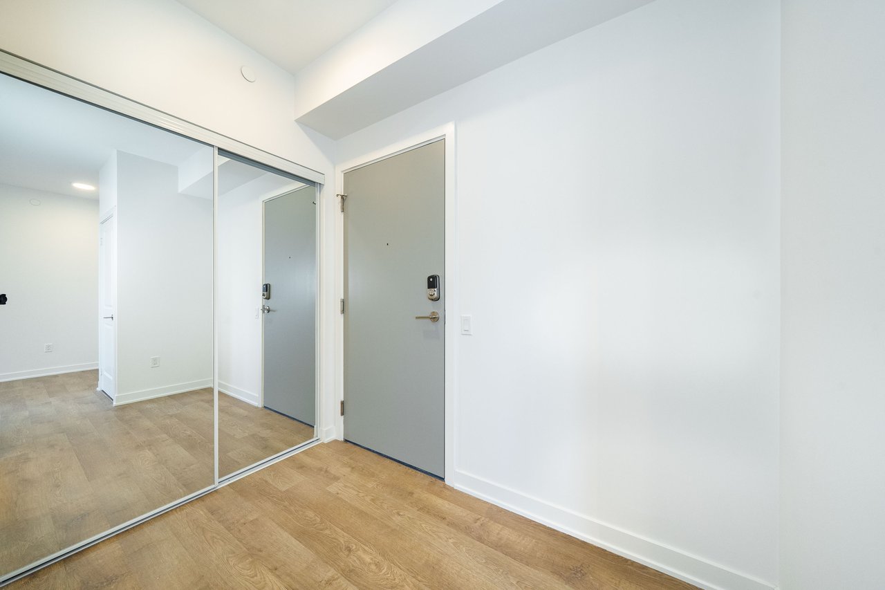 30 Upper Mall Way, A2205