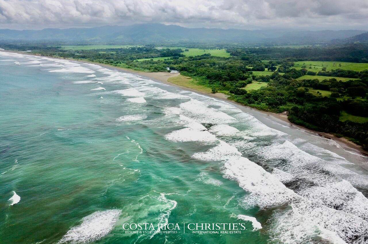 Expansive Ocean Views Central Pacific Estate 