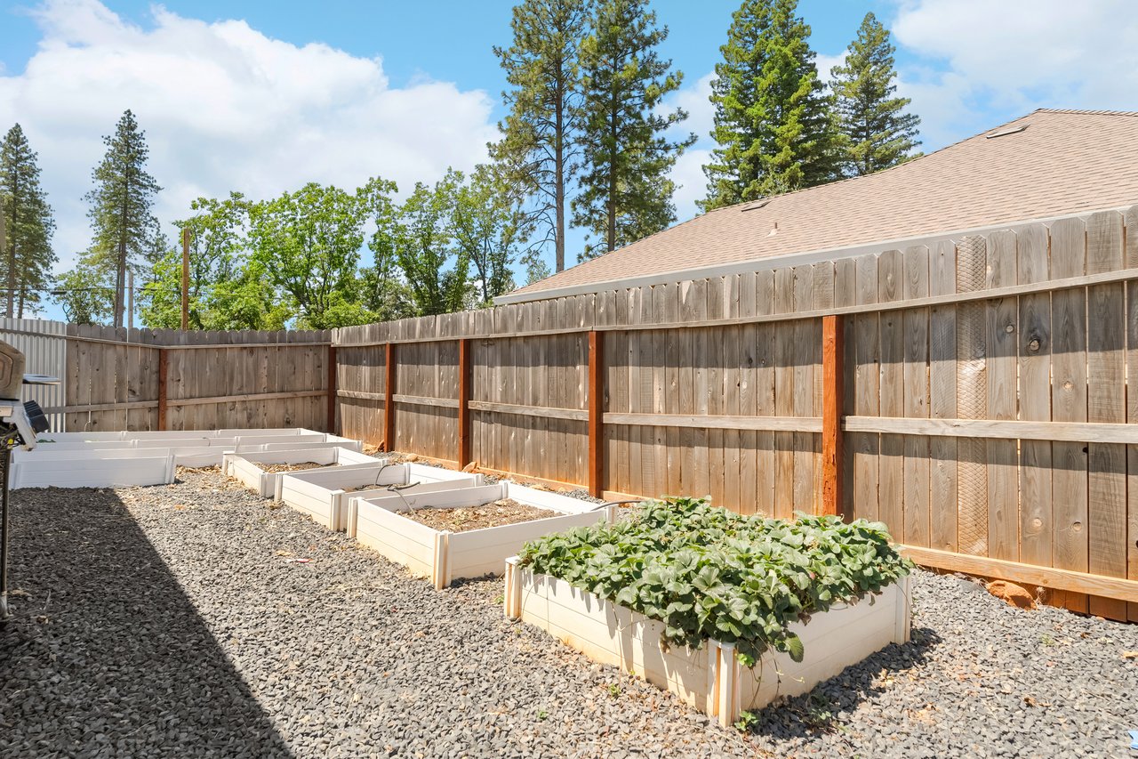 Better-Than-New Living on De Mille Road in Paradise, CA