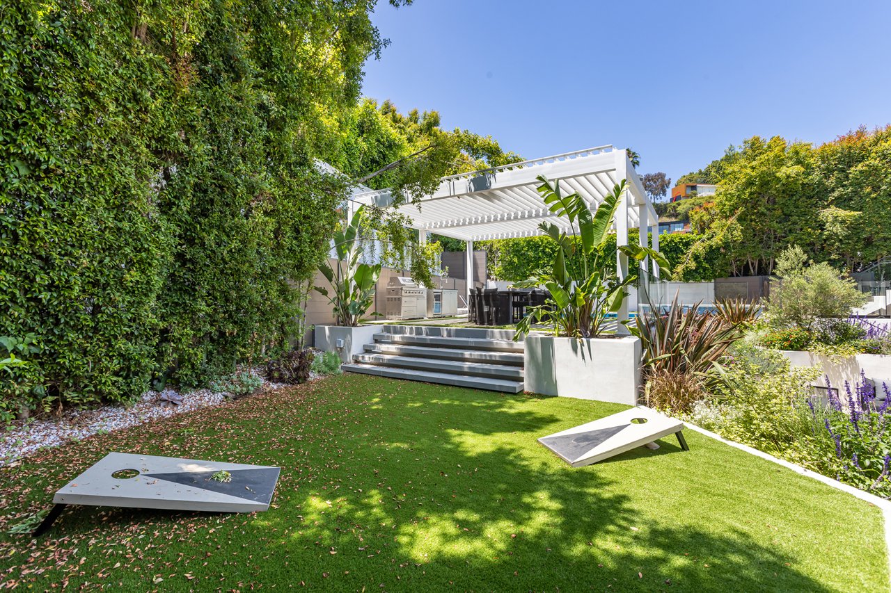Luxury Gated Villa w/ Pool, Spa & Designer Interiors