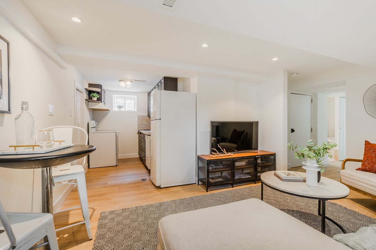 6 Evandale Rd