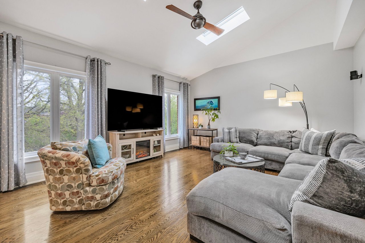 918 Best Circle, Newmarket