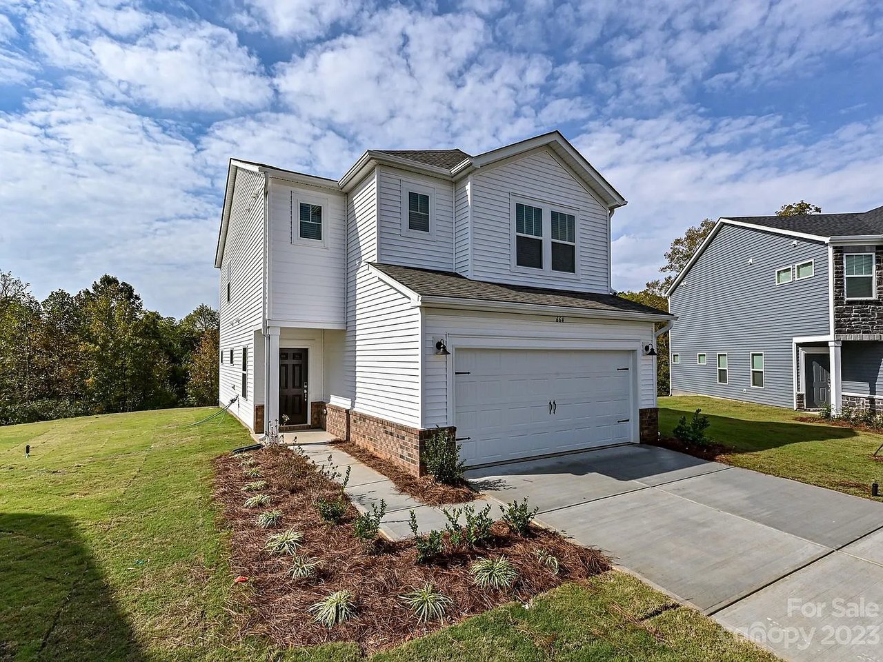 664 Citriadora St