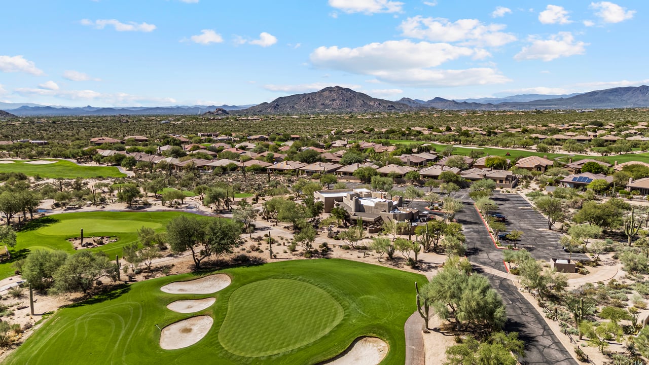 9812 E ROADRUNNER Drive