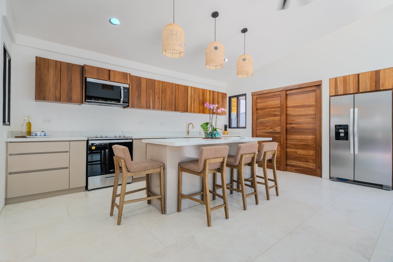 LOCATION,LOCATION, LOCATION – 3-BEDROOM VILLA STEPS FROM THE BEACH