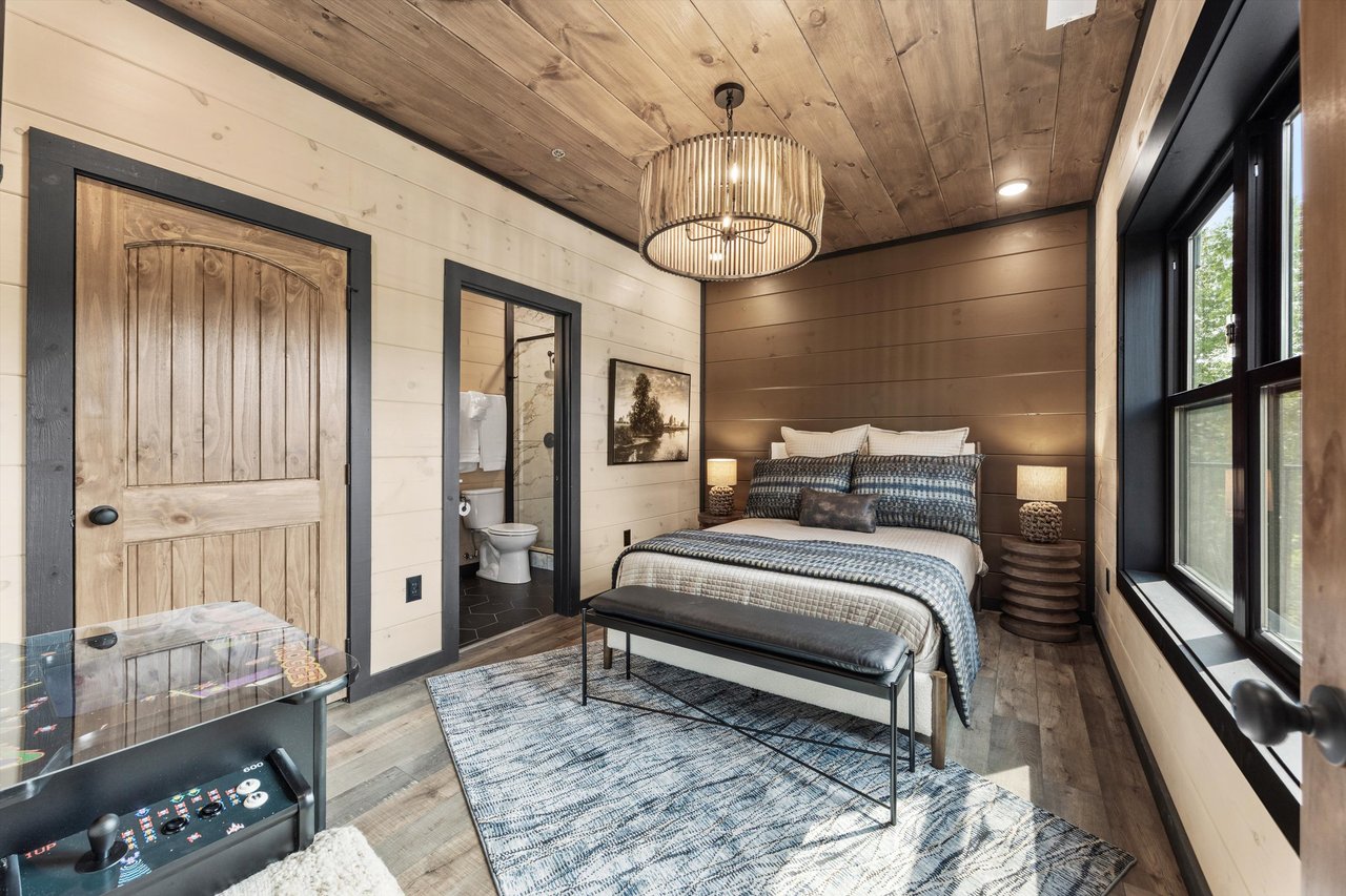 1362 Rambling Creek Way