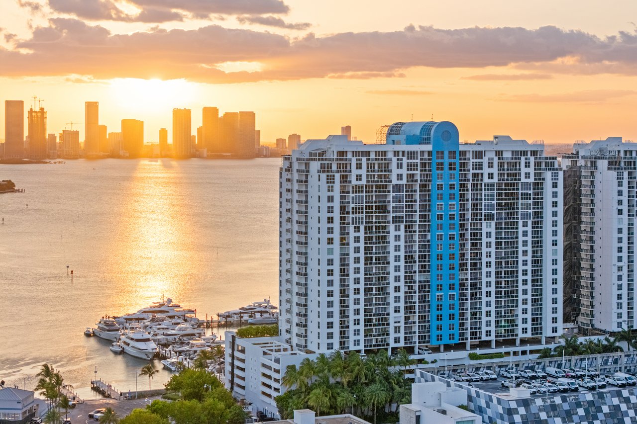 1800 Sunset Harbour 1202/04