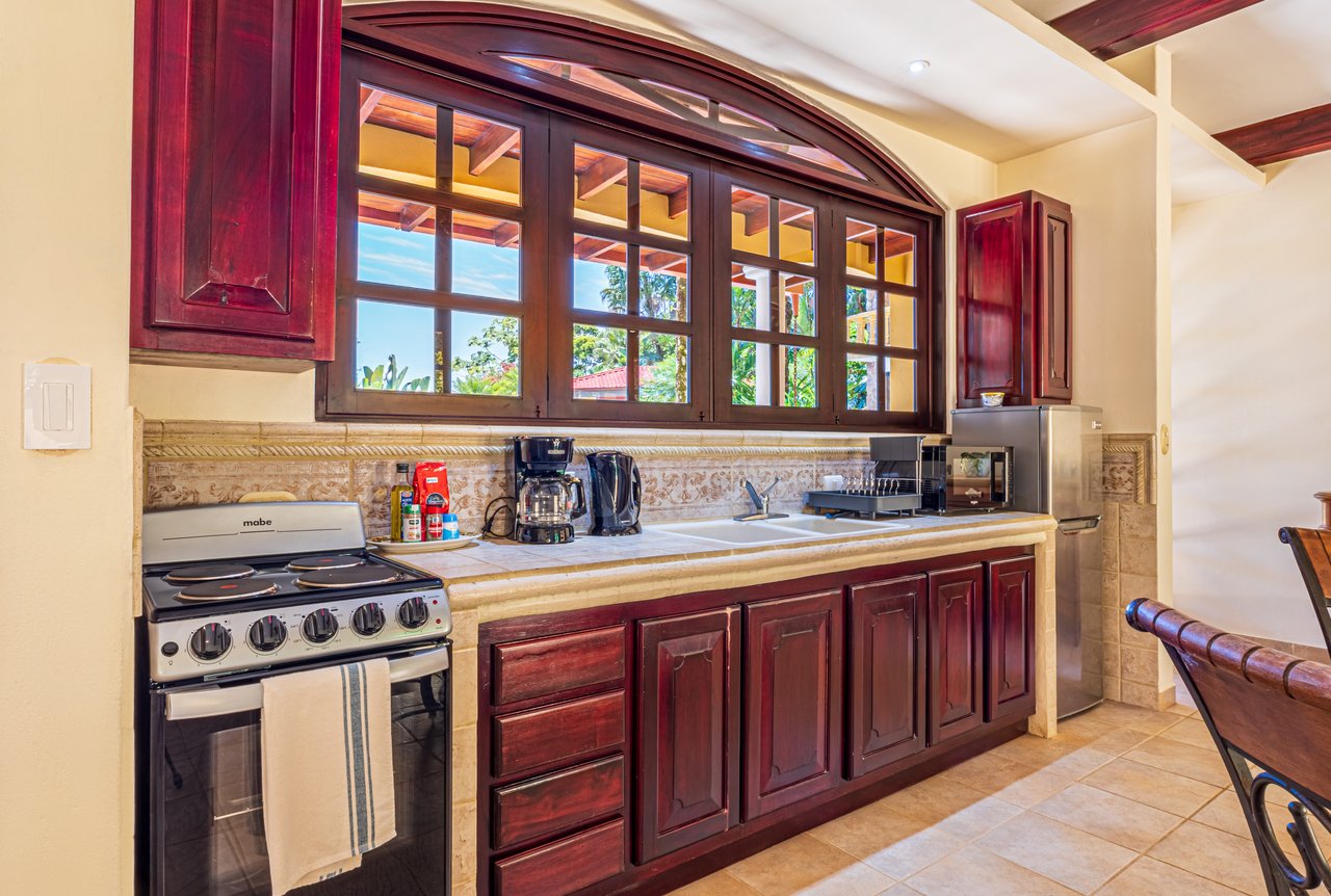 Nido Escondido, Playa Dominical