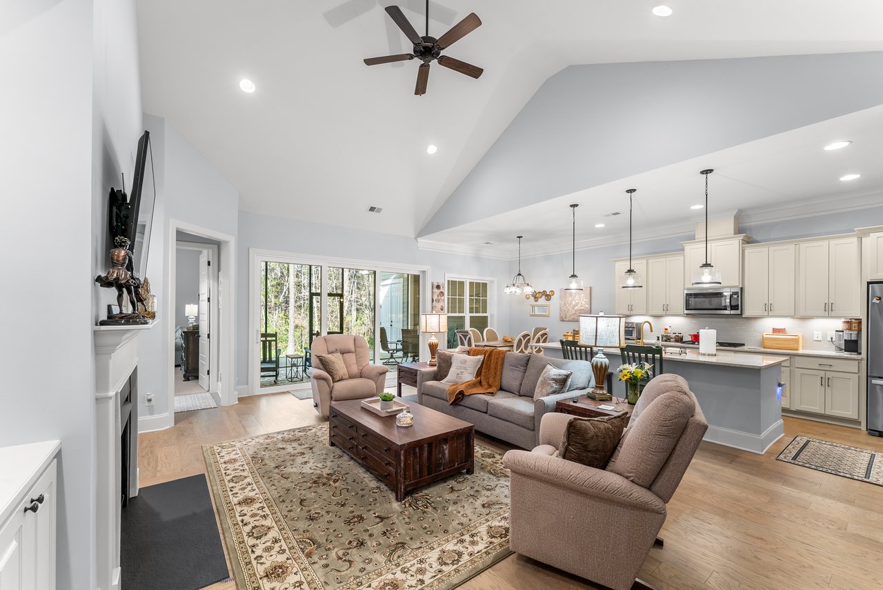 	 10 Golf Drive Pooler, GA 31322