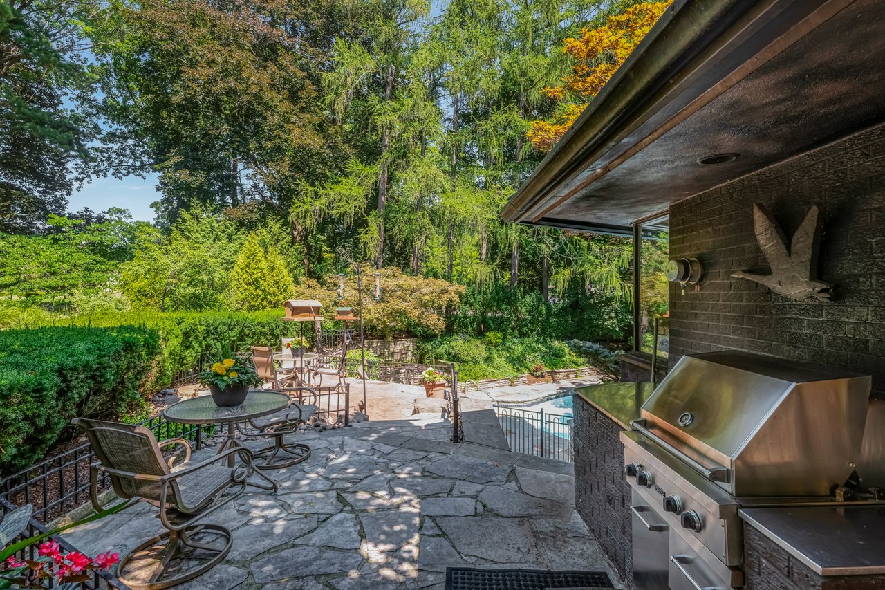 1000 Mississauga Heights Dr