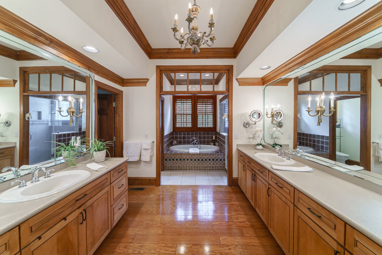 29-Acre Equestrian Estate with 14-Stall Barn