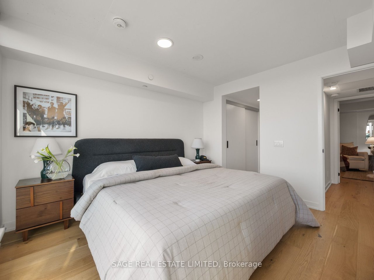 THE CARVALO ON COLLEGE PENTHOUSE