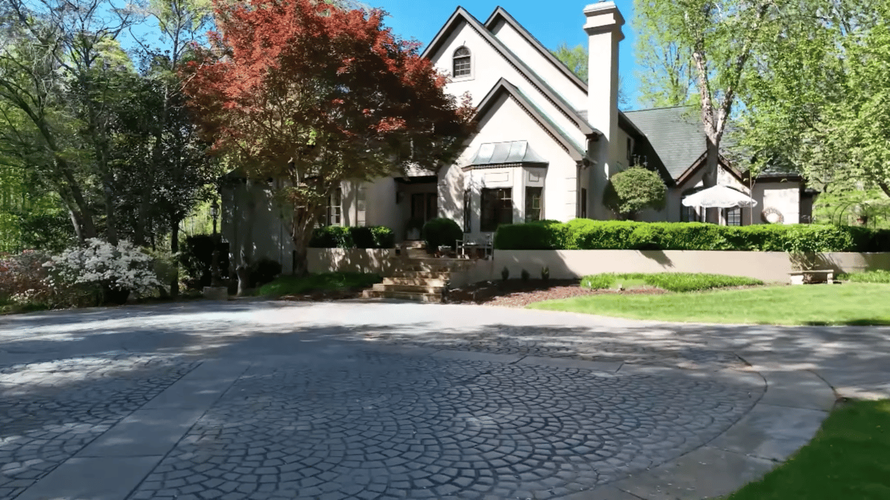 2410 Bethany Bend Alpharetta Georgia Estate home 