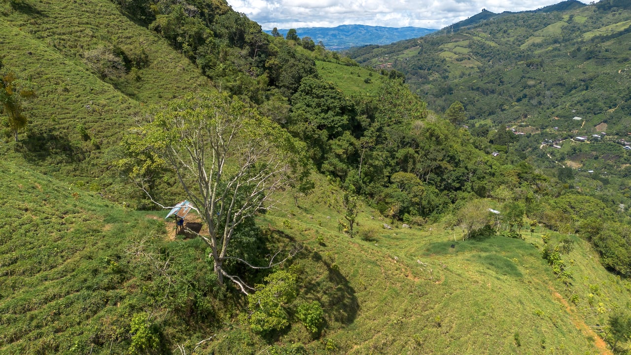  Off-Grid Paradise in Pueblo Nuevo, Rivas – Waterfall, Forest & Views