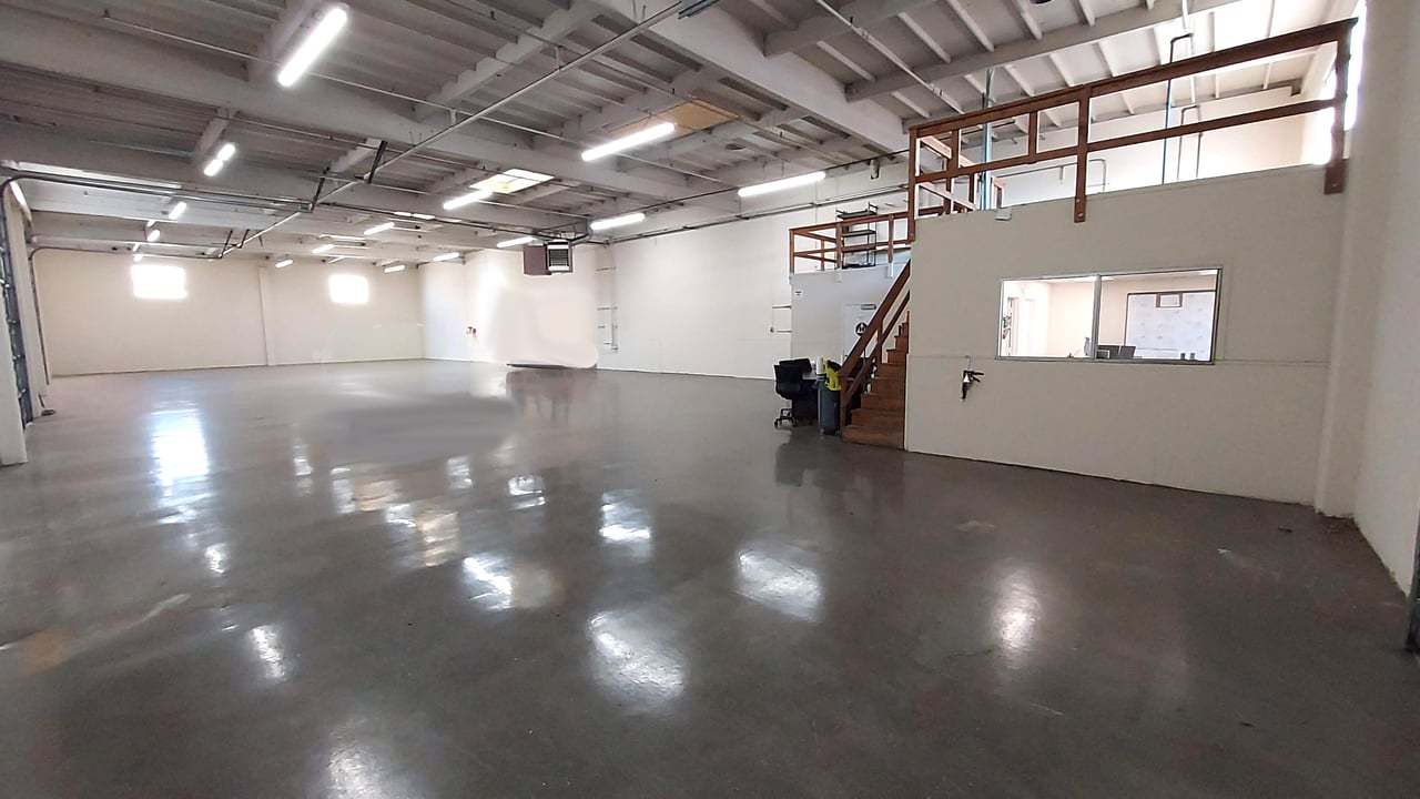 6,000 SF Warehouse Space in Belmont