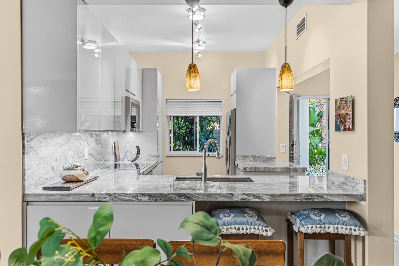 69-1010 KEANA PL, #B101