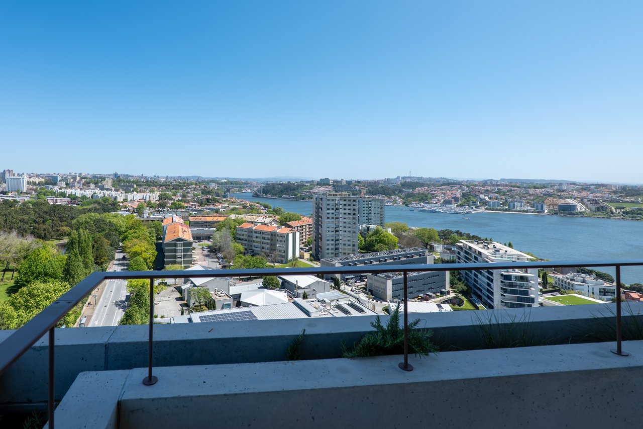 3-Bedroom Apartment with Panoramic Ocean & River Views in the iconic Foz do Douro's New Landmark - Miramar Tower 