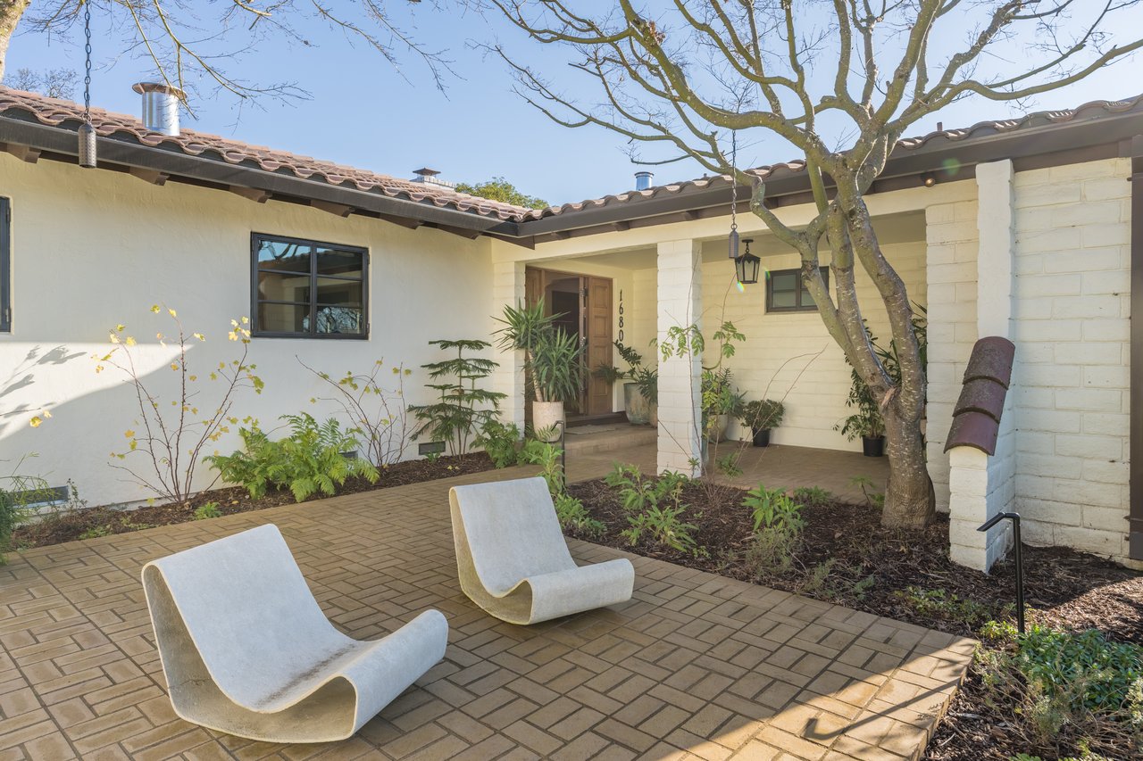 16800 Estrella Drive 