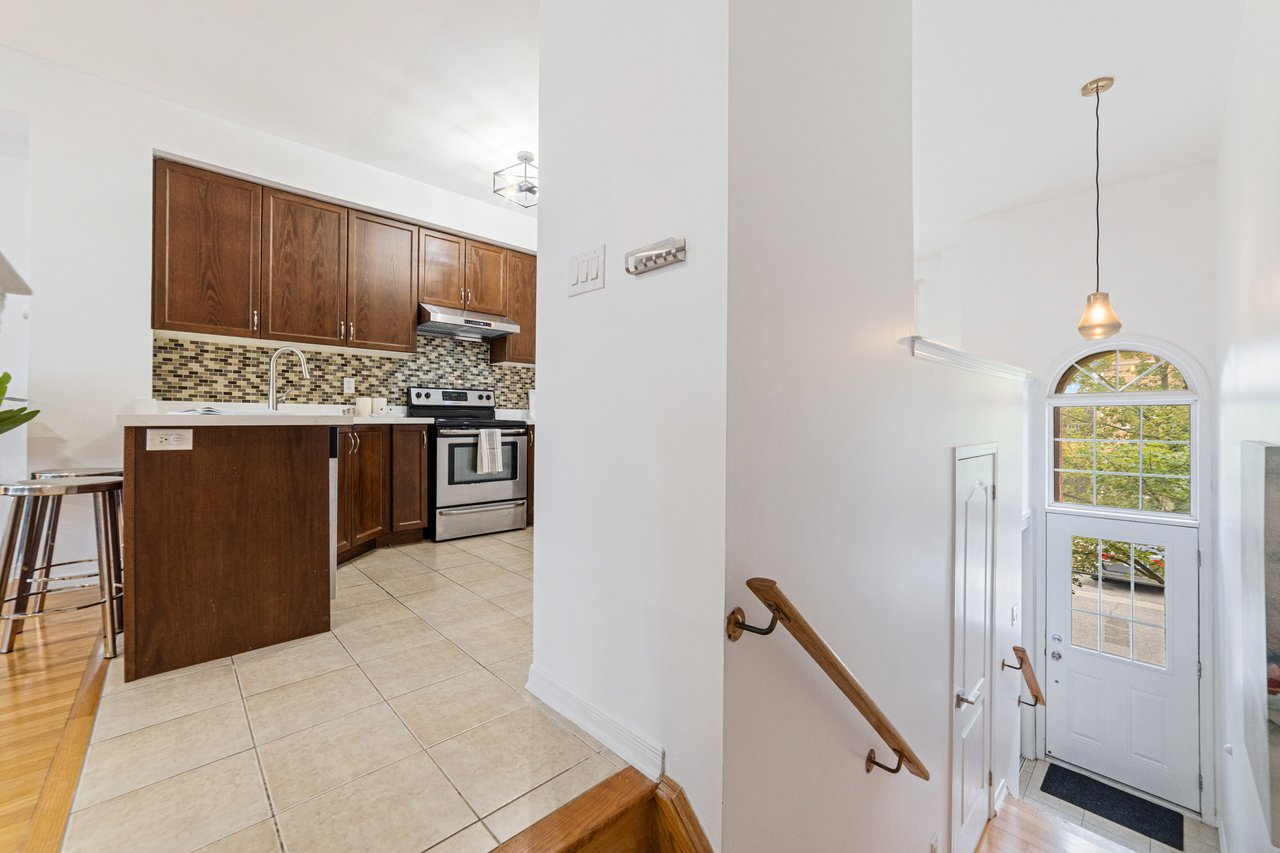 7166 Triumph Lane