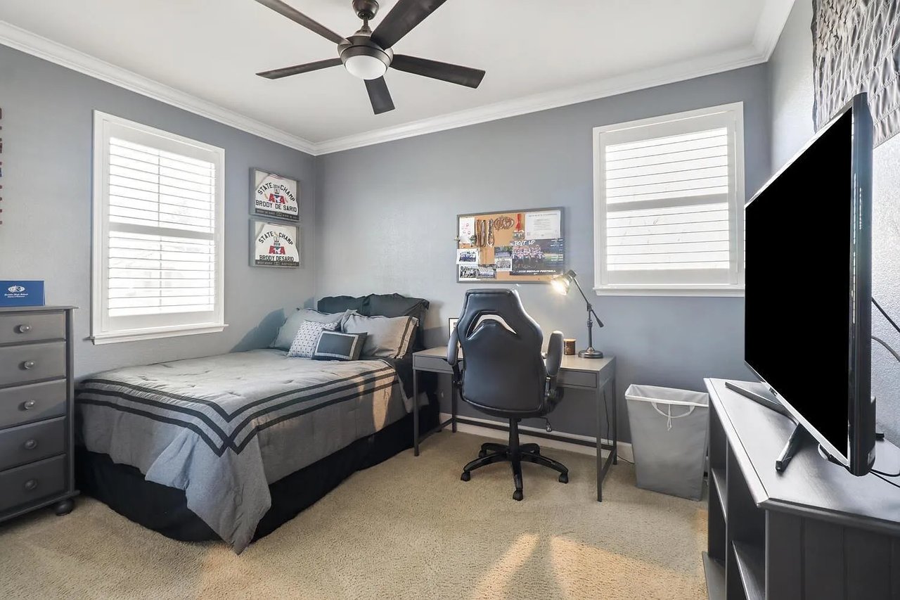 2200 Red Hawk Ct