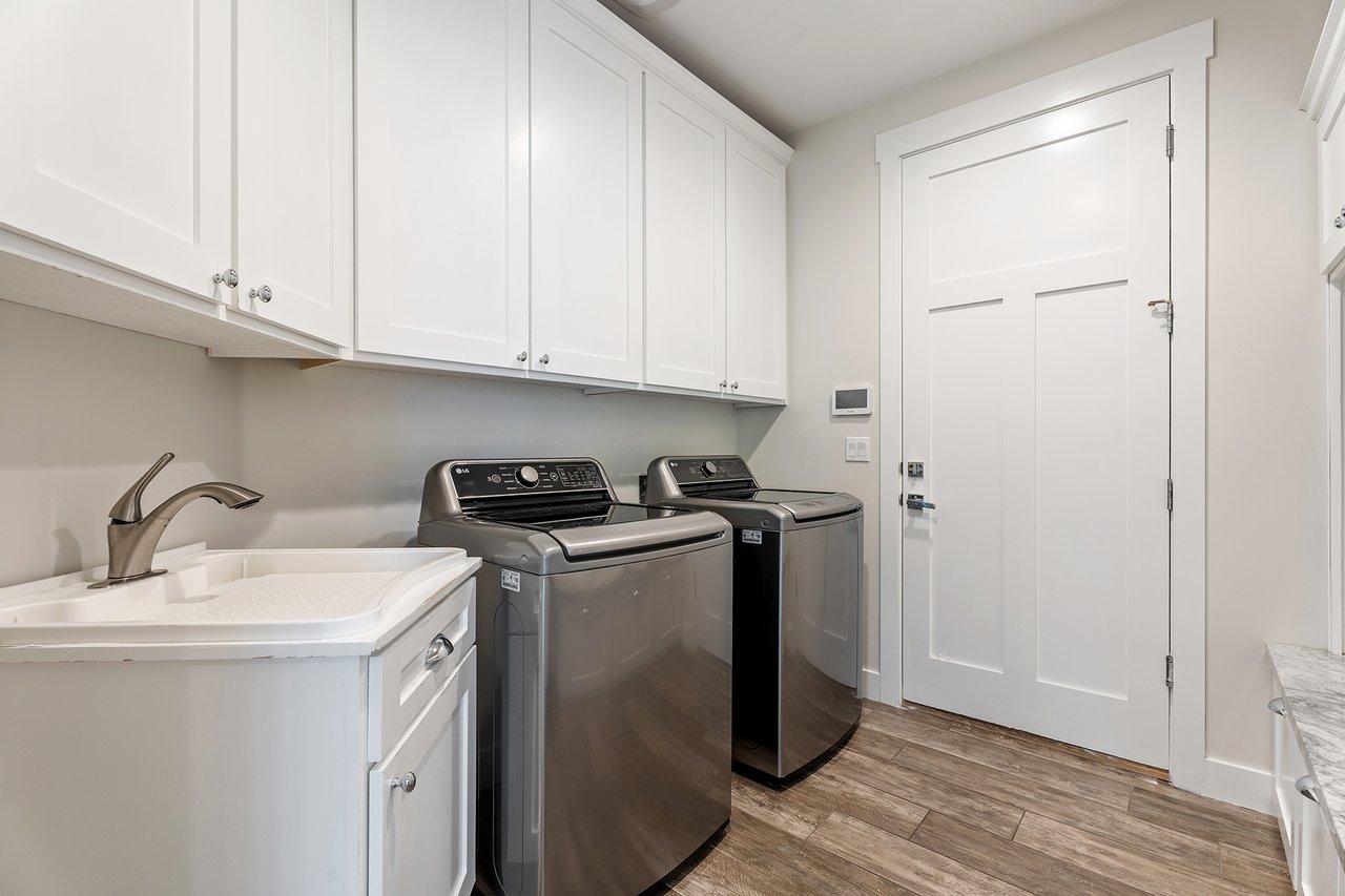 3401 N 34TH Place