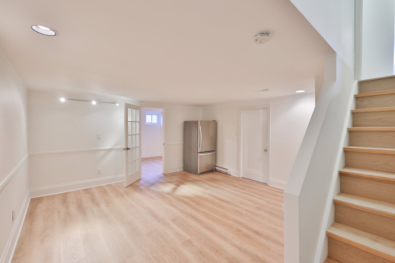 222 Vance Drive, Oakville