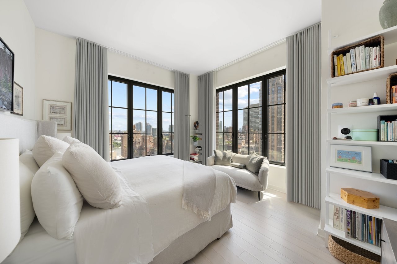 959 First Ave, Unit 17C