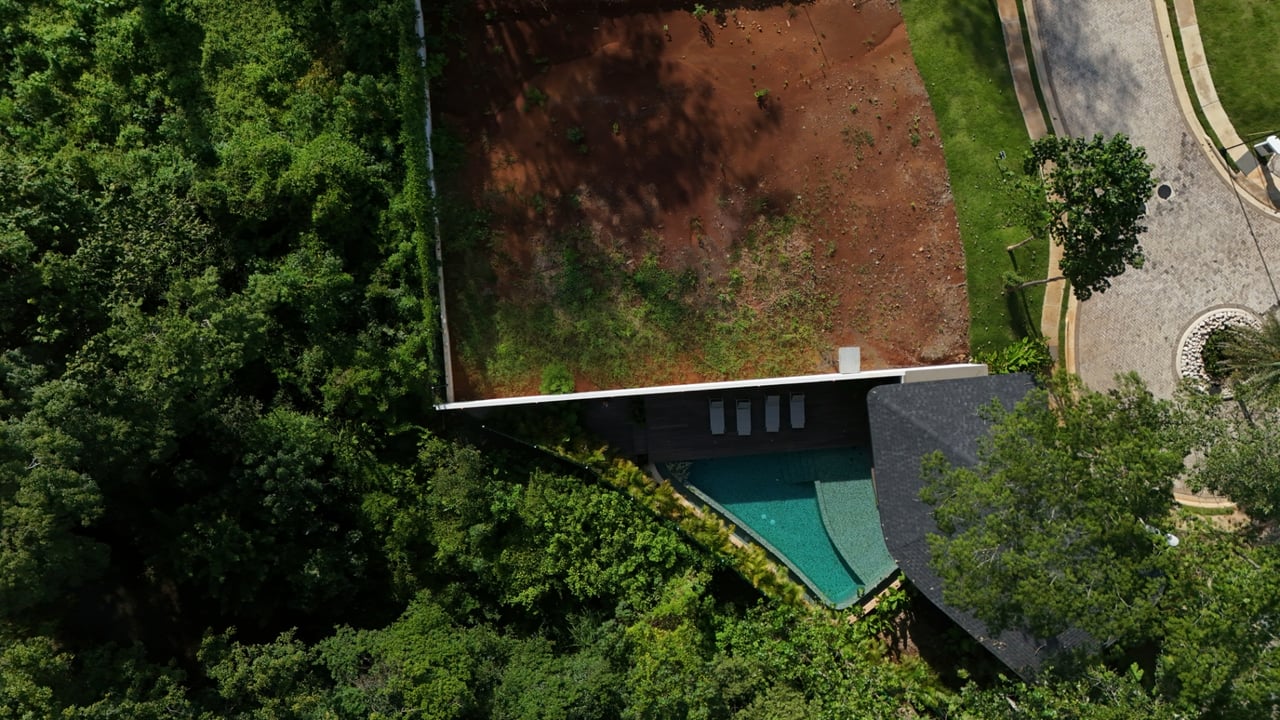 Gated Community Lots Walking Distance to Avellanas