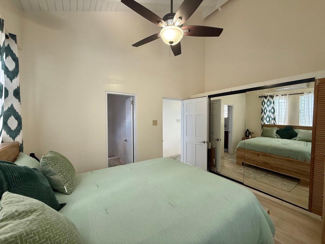 1107 Spyglass Hill 1 Bedroom Apartment + 1 Office