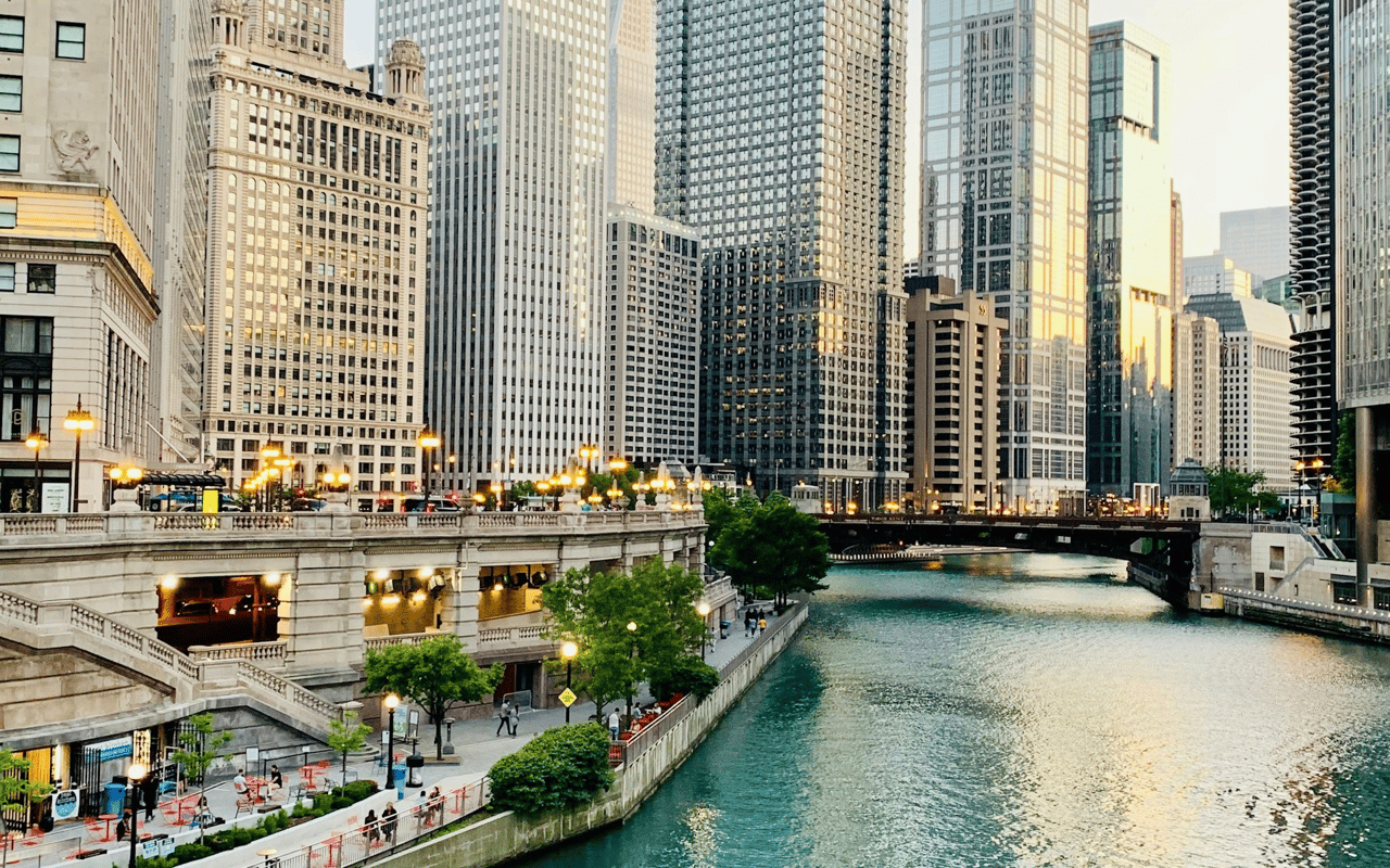 Chicago Real Estate Market 2025 | Buy & Sell with Allie Payne