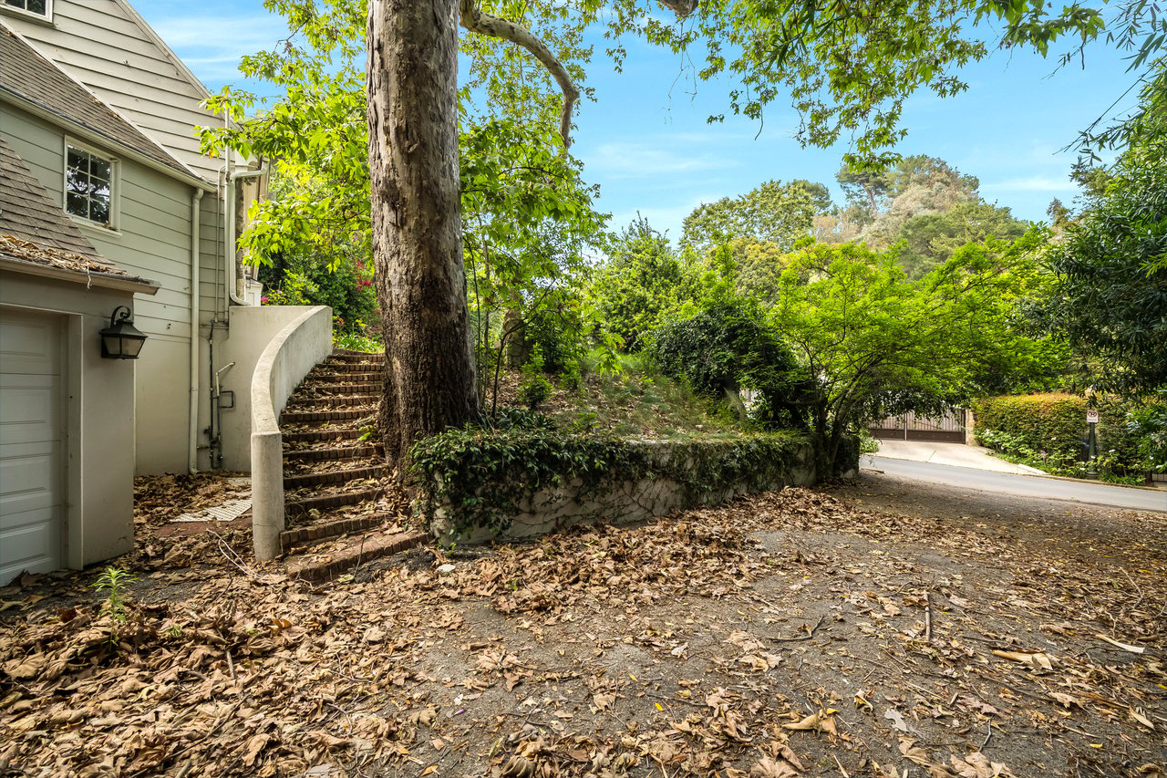 1495 Stone Canyon Rd