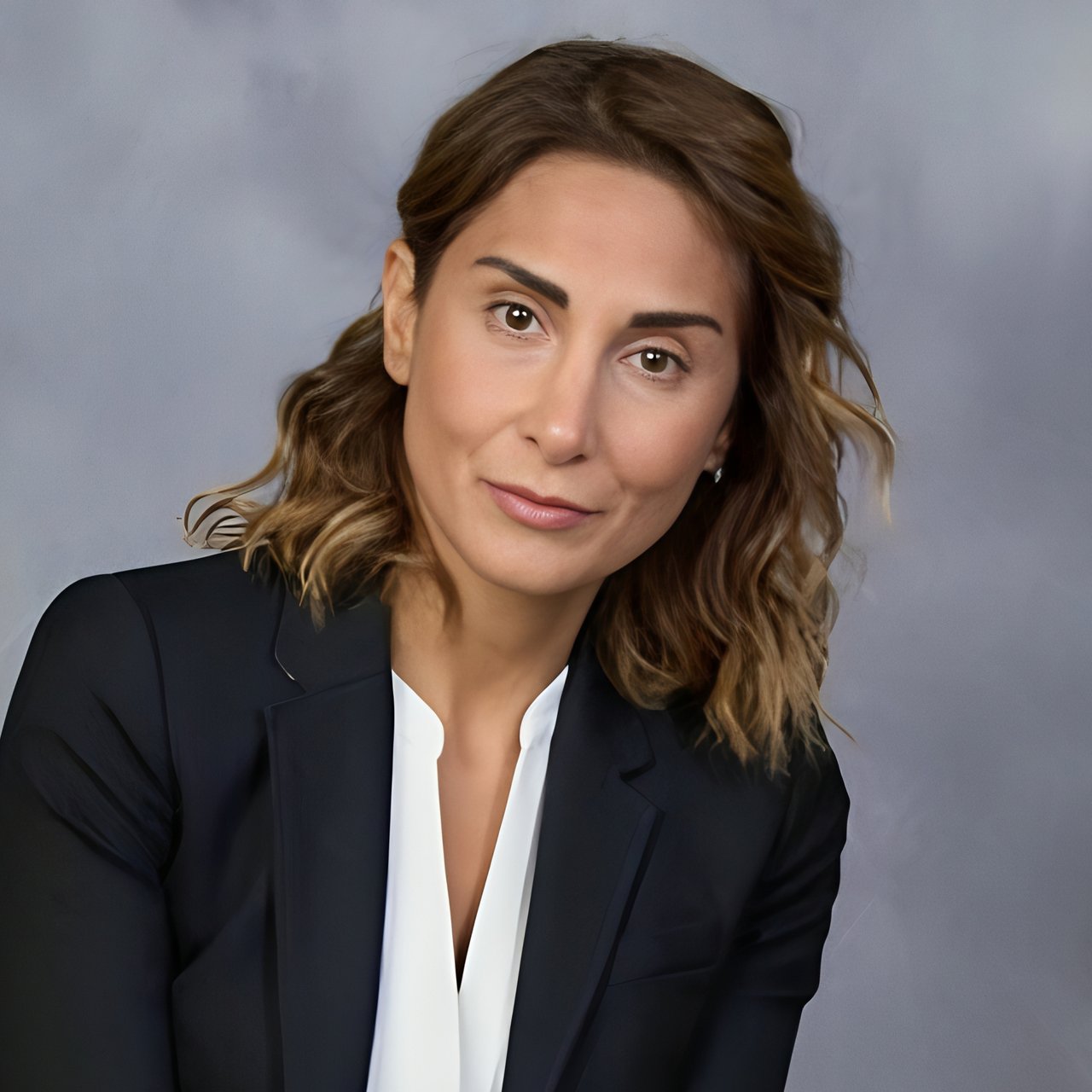 Faten Elmokdad South Windsor, CT Real Estate Agent Headshot
