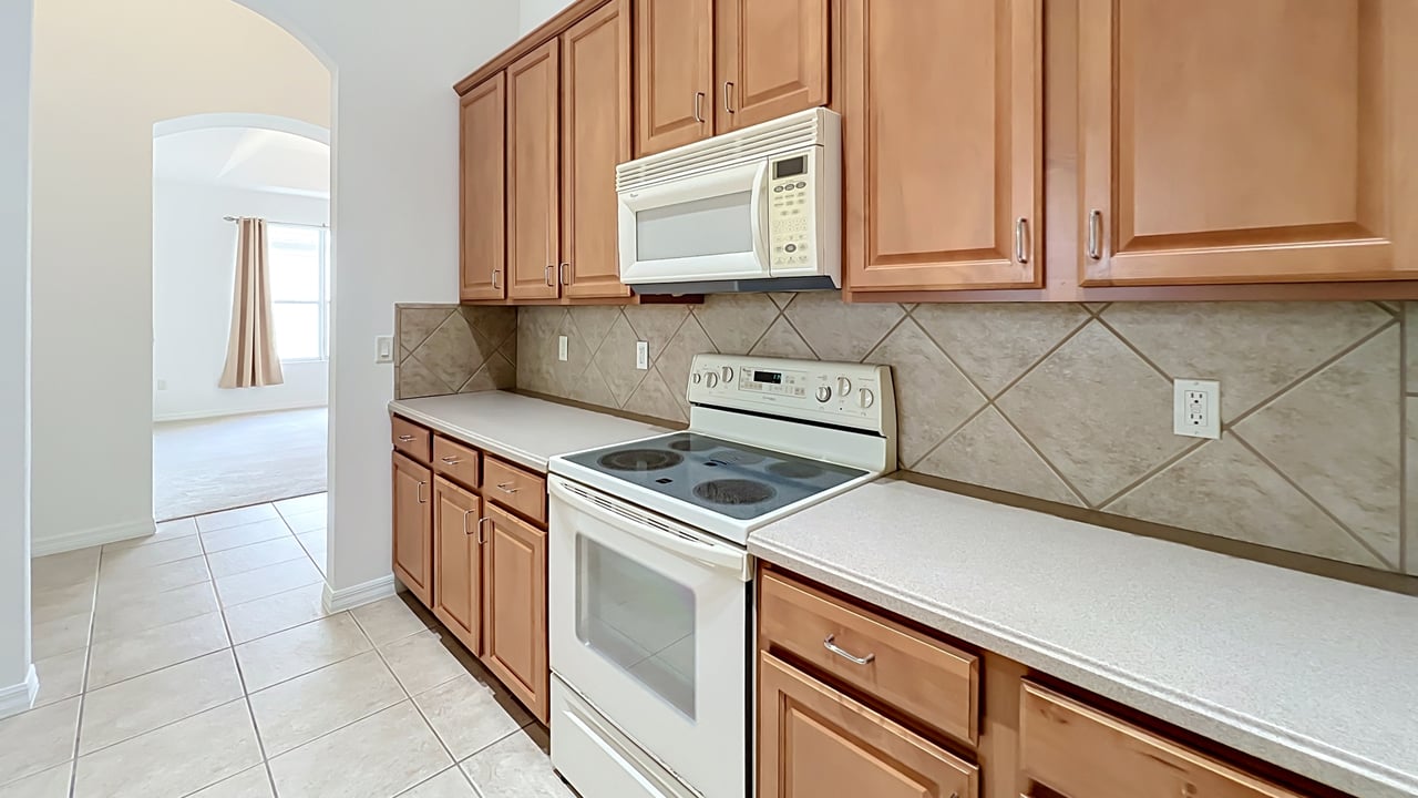 Orlando Vista Lakes 5-Bedroom 4-Bathroom Home and Lifestyle