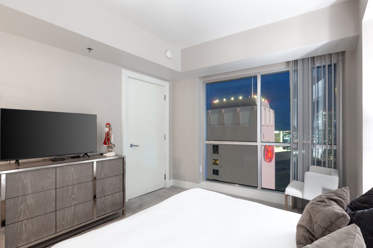 2700 Las Vegas Boulevard 2303