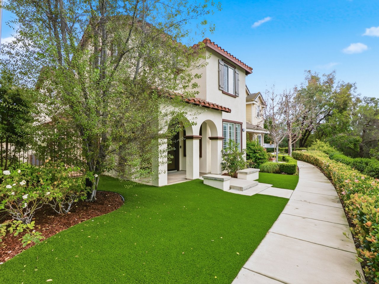 How Light and Natural Exposure Shape Buyer Decisions in Ladera Ranch cover