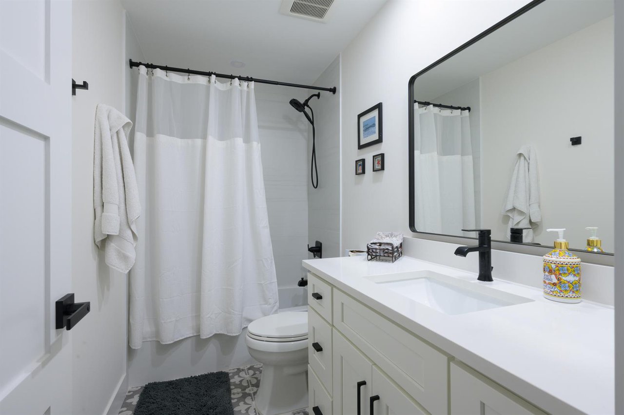 10976 SE Sea Pines Circle