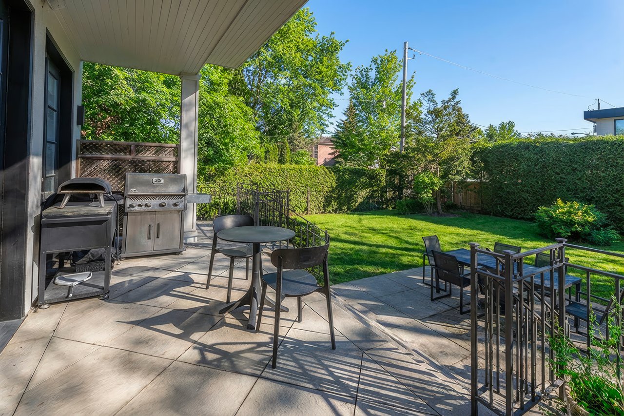 Sun-Filled Corner Lot