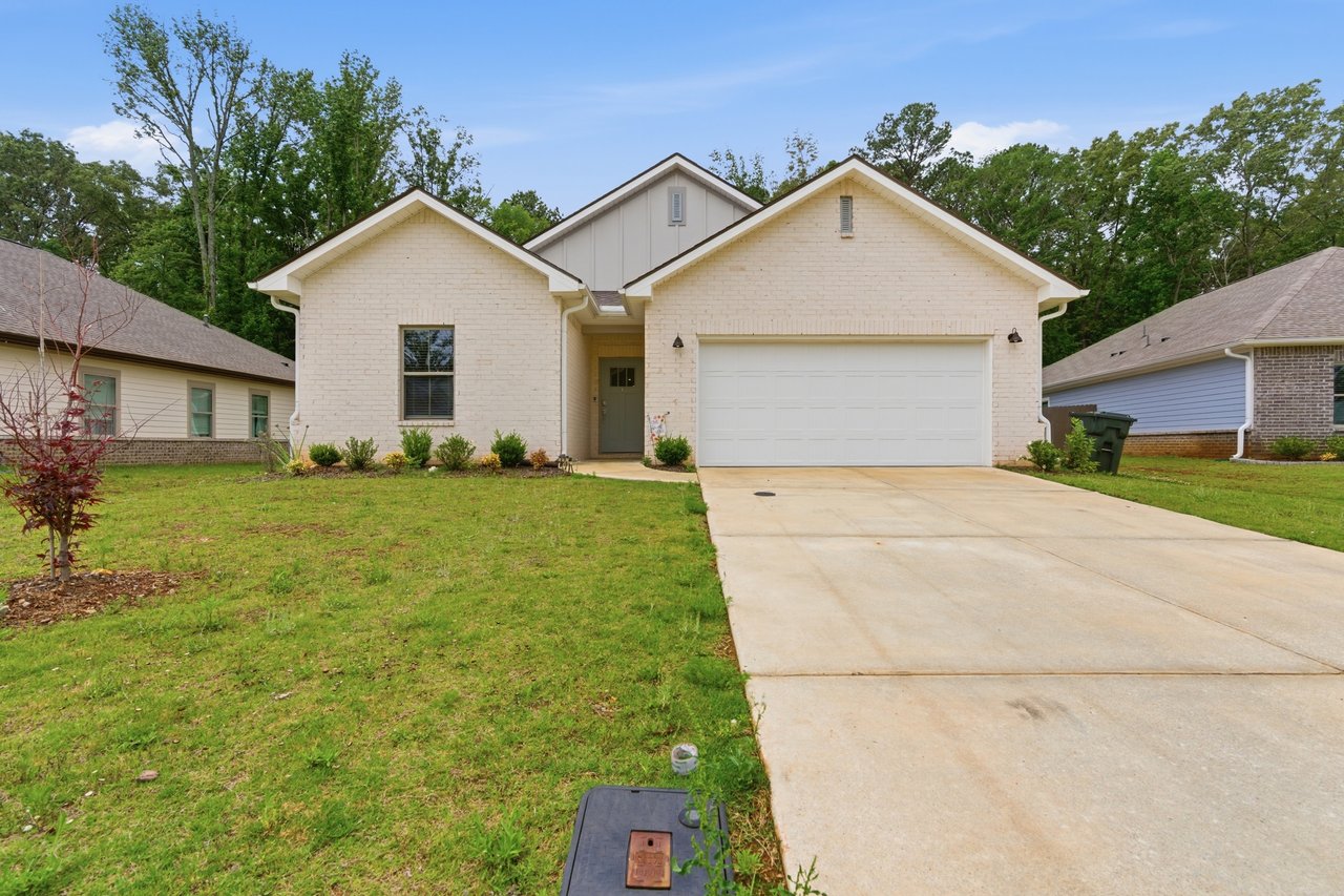 Stylish 4BR Home Near Athens & Madison