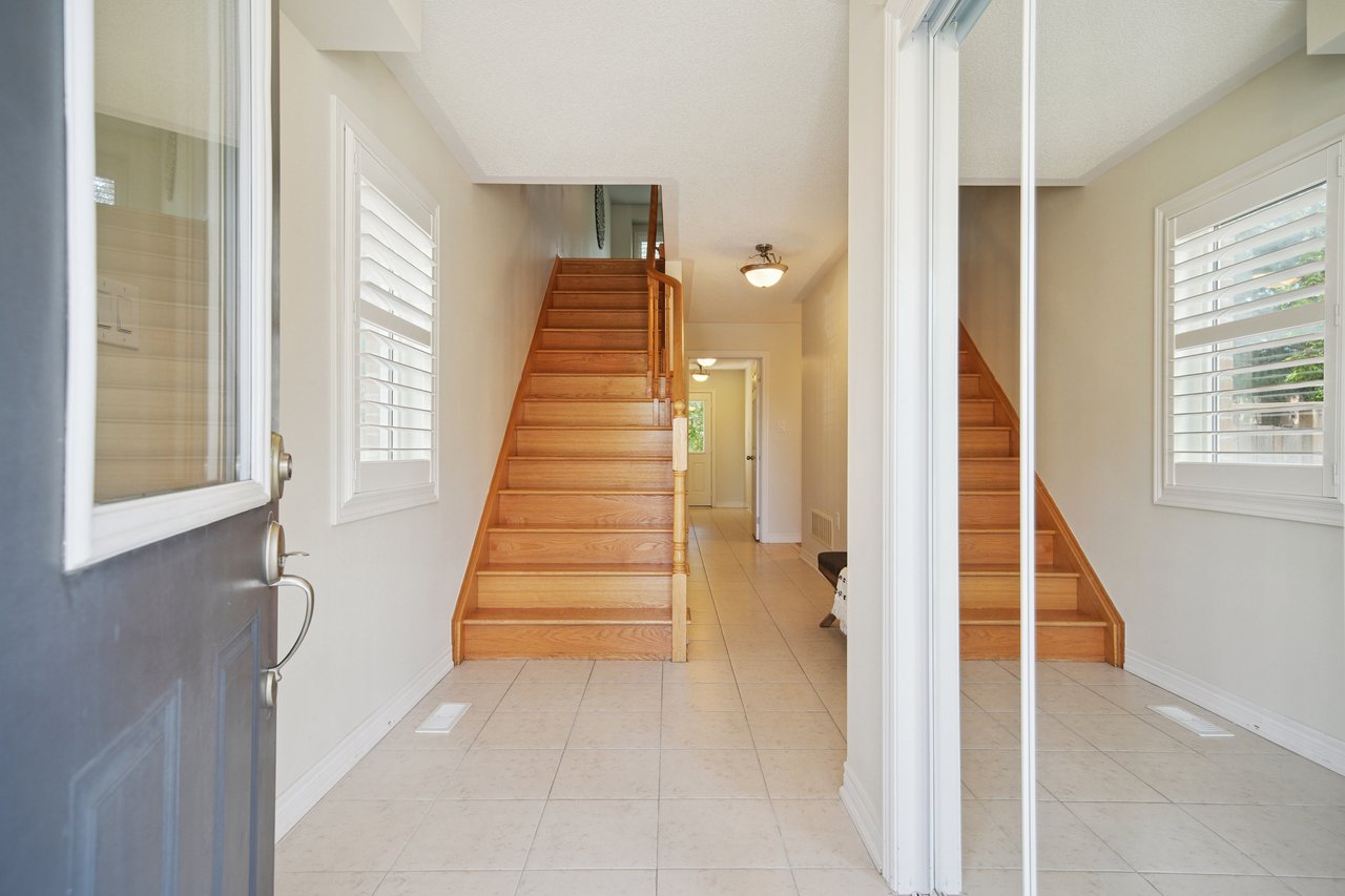 GORGEOUS TOWNHOME
