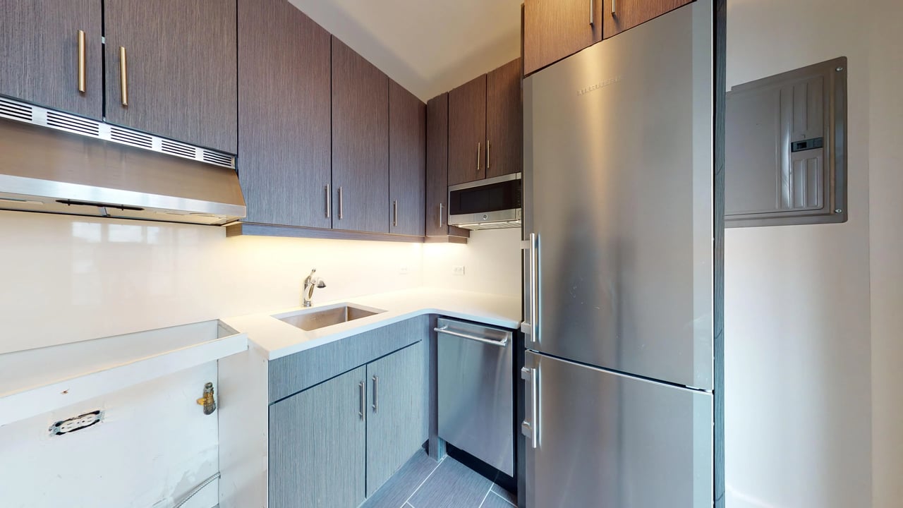 1 Christopher St, #8J