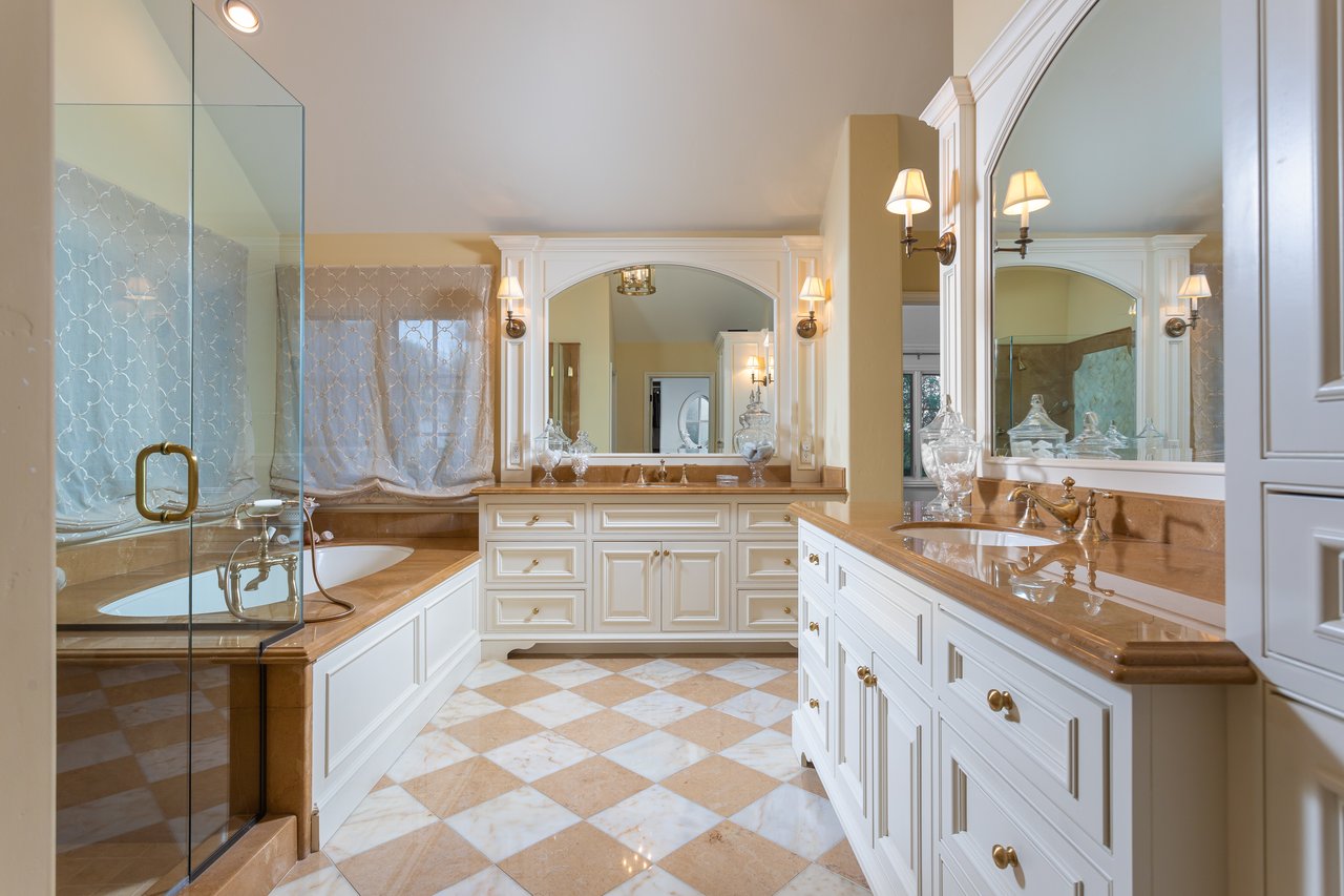 30602 Hunt Club Dr