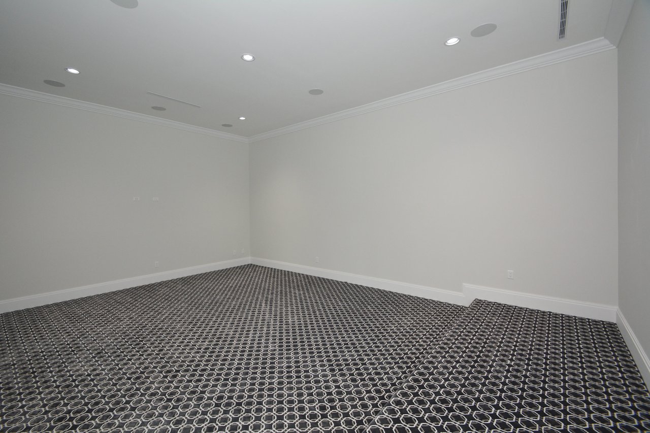 8422 Lookout Cir