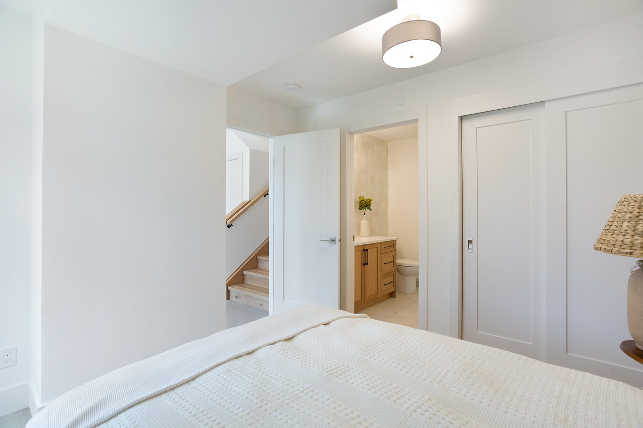 2(SE) - 833 6th Street