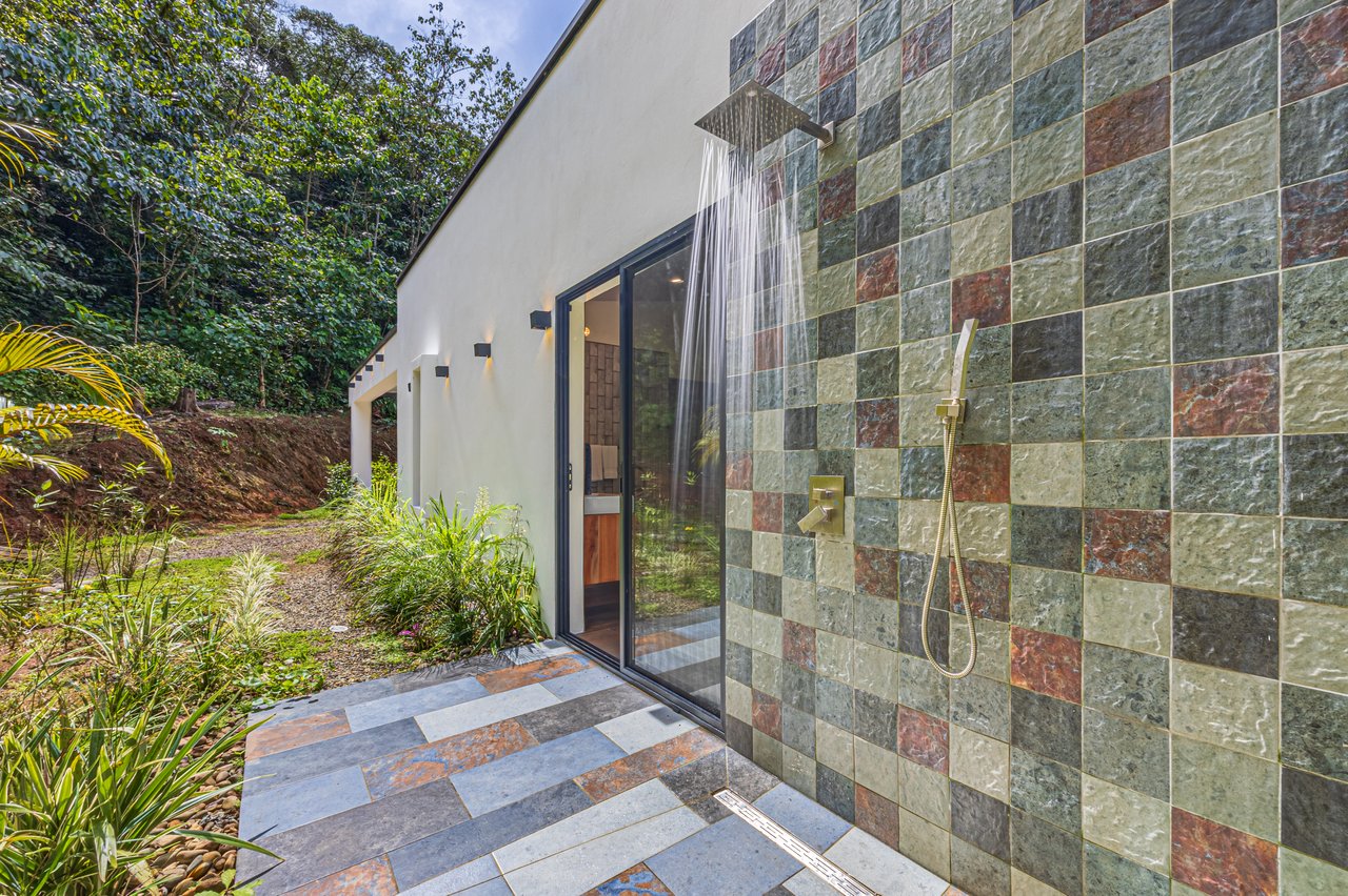 Contemporary Mountain View Villa – 5 Minutes to Playa Dominical