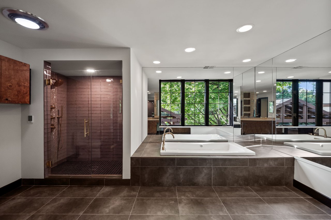 260 Woodwind Dr, Bloomfield Hills