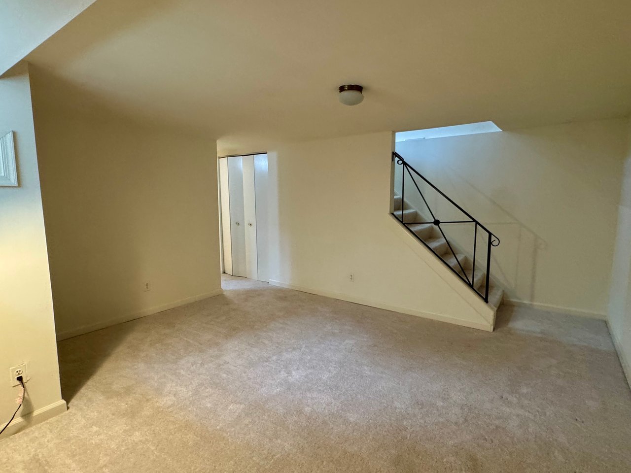 Investor Special! 3-Level End Unit w/ Huge Upside in Fairlington Towne