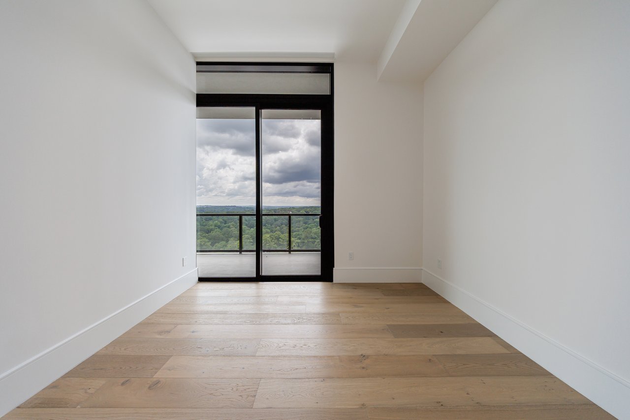 2425 Peachtree Road Unit 1806