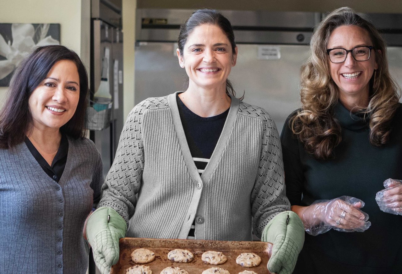 agents volunteering baking cookies