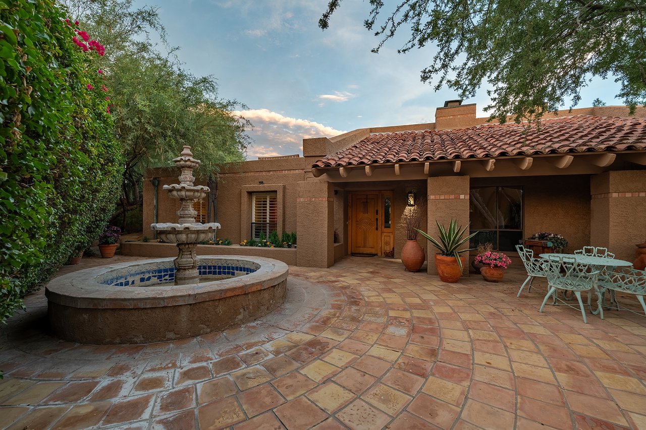 7507 N VIA DE LOS LIBROS